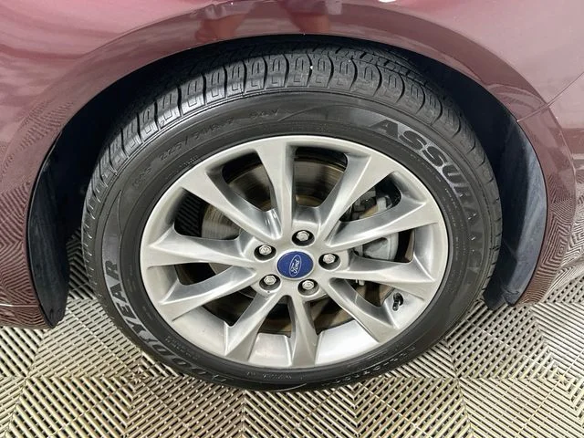 Pre-Owned 2017 Ford Fusion Hybrid SE