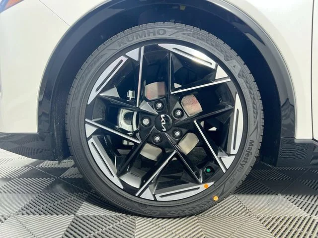 New 2026 Snow White Pearl Kia GT-Line image 13