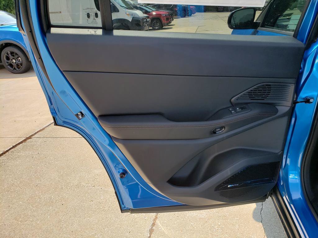 New 2026 Hydro Blue Pearl-Coat Exterior Paint Jeep Overland image 15