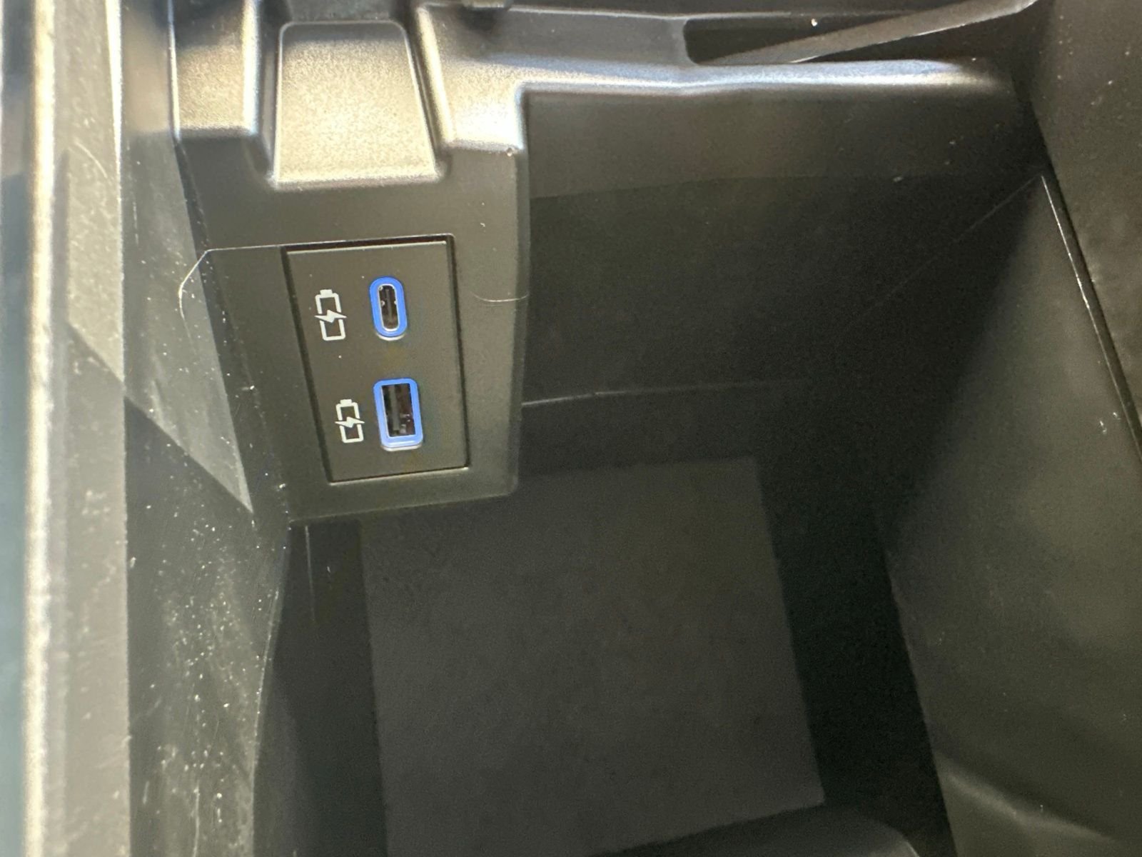 Used 2022 Beige Toyota XLE image 76