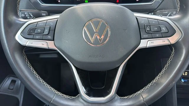 Used 2024 Platinum Gray Metallic Volkswagen 2.0T SE image 17