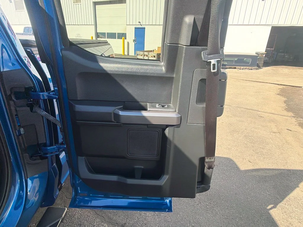Used 2018 Lightning Blue Ford XLT image 25