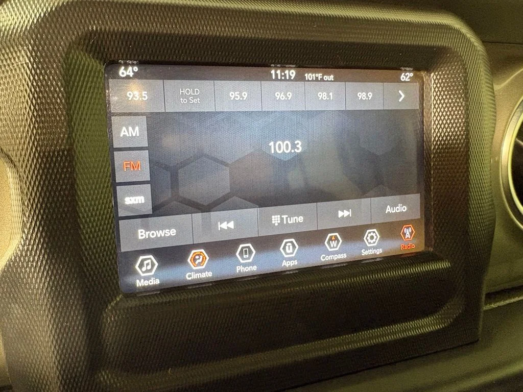 Used 2020 Gray Jeep Unlimited Sahara image 28