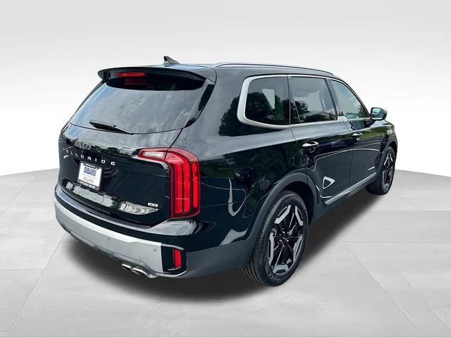 Used 2023 Black Kia S image 3
