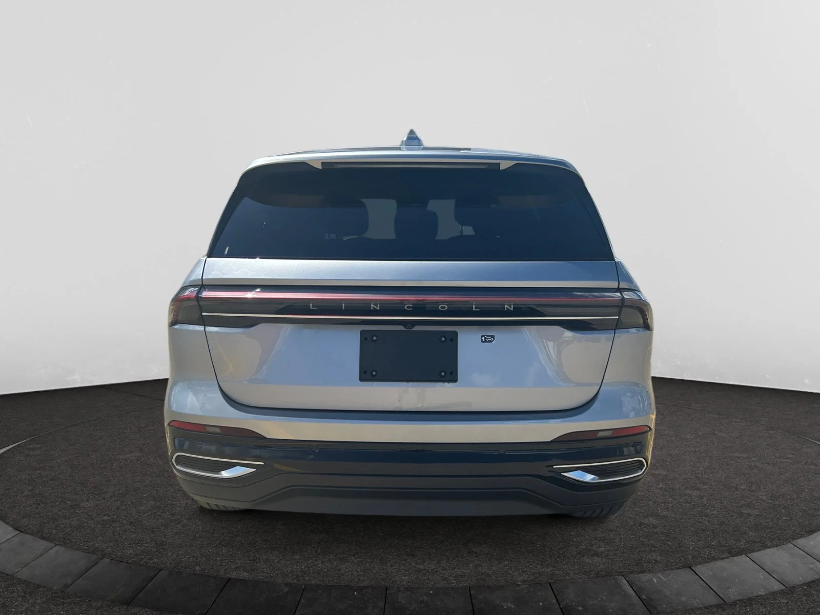 New 2026 Silver Radiance Metallic Clearcoat Lincoln Premiere image 4