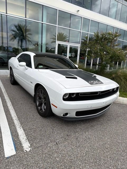 2017 Dodge Challenger R/T Plus's photo