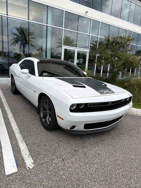2017 Dodge Challenger R/T Plus's photo