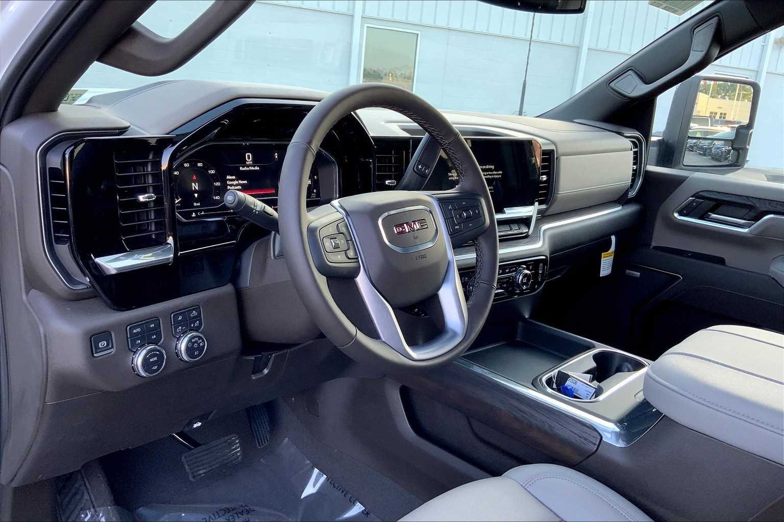 2025 GMC Sierra 2500HD SLT - Photo 8