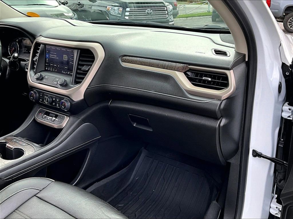 Used 2023 White Frost Tricoat GMC Denali image 13