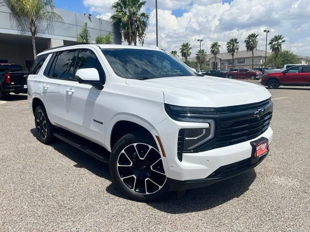 Used 2025 Iridescent Pearl Tricoat Chevrolet RST image 1