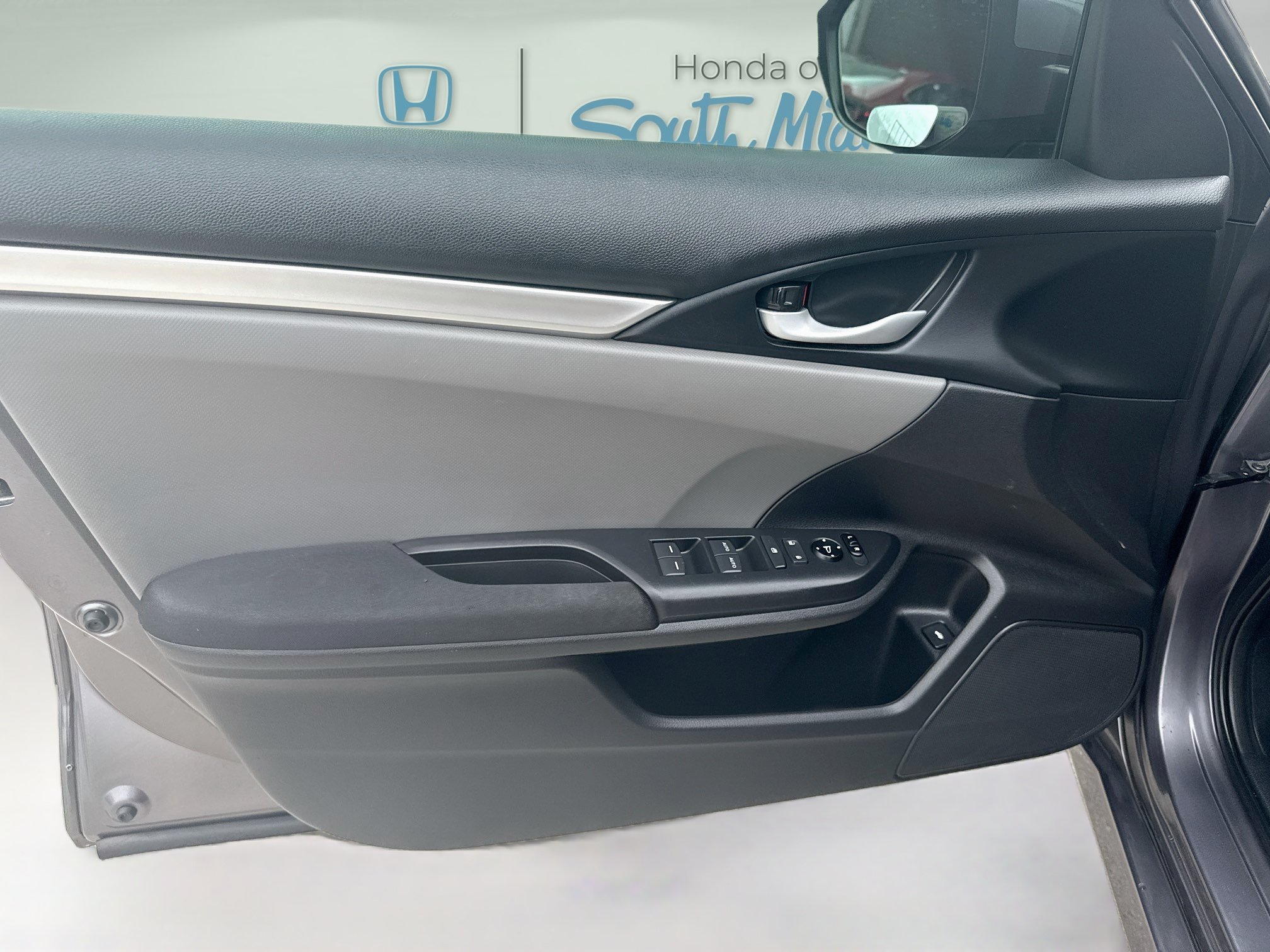 Used 2019 Modern Steel Metallic Honda LX image 20