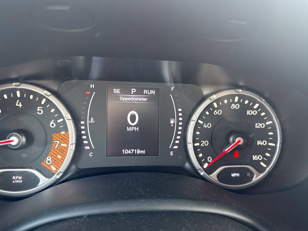 Used 2020 Alpine White Clearcoat Jeep Latitude image 1