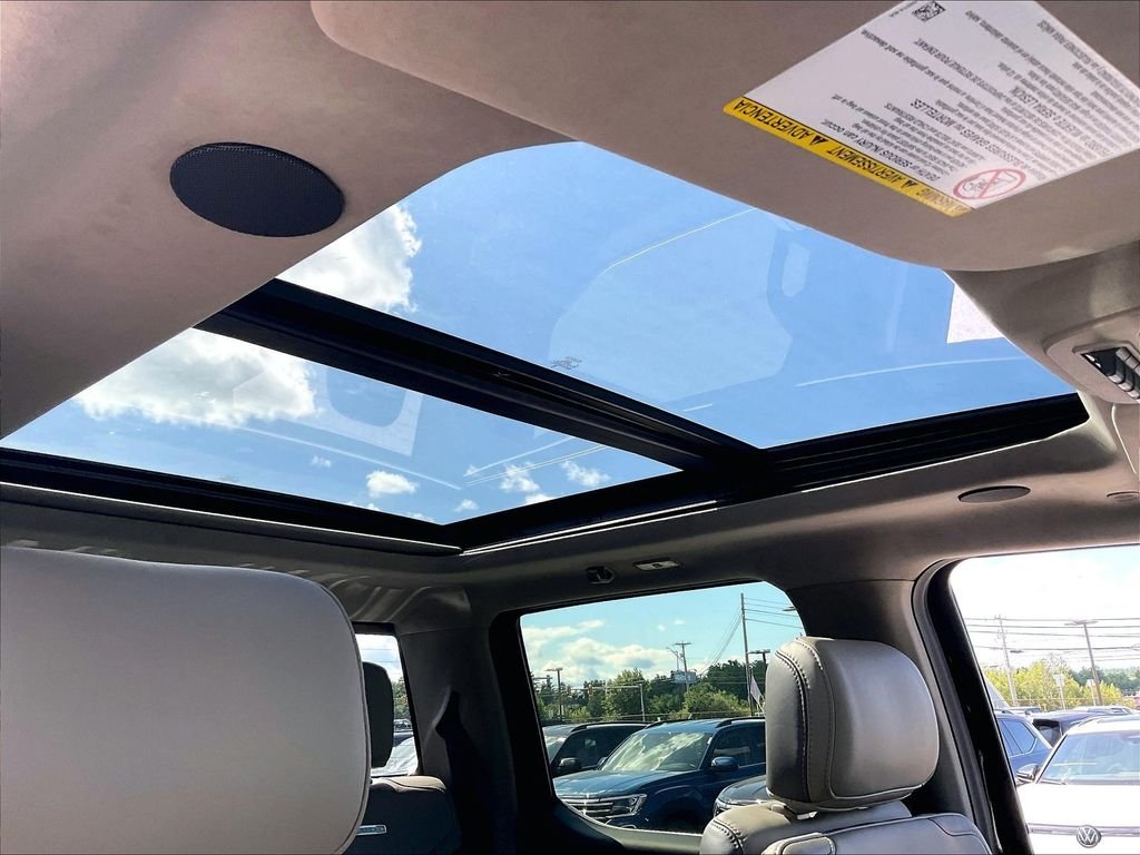 New 2026 Agate Black Metallic Ford Platinum image 18