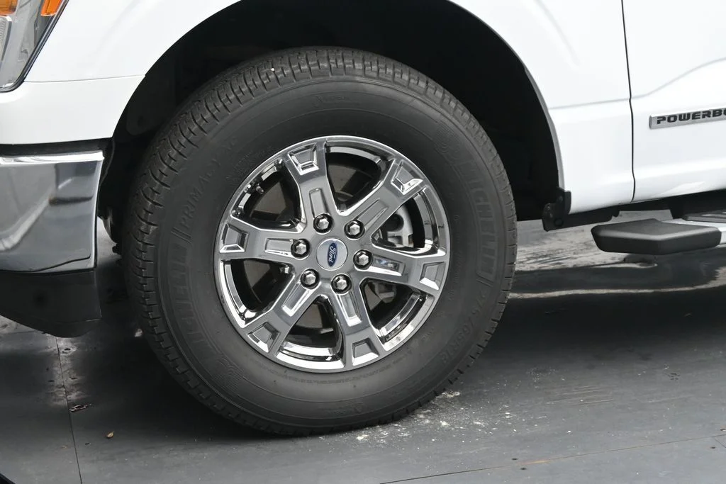 Used 2022 White Ford XLT image 12