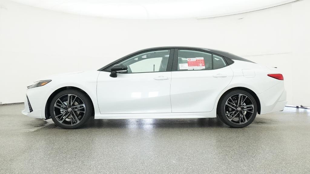New 2026 Wind Chill Pearl with Midnight Black Metallic roof Toyota XSE image 32