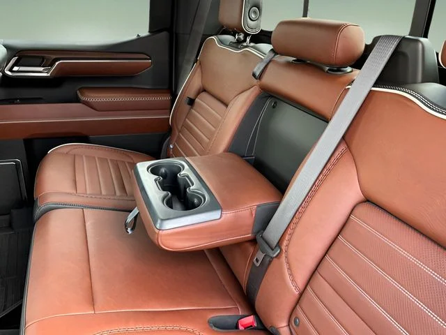 Used 2023 White GMC Denali Ultimate image 39