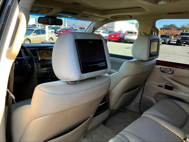 Used 2010  Lexus 570 image 12