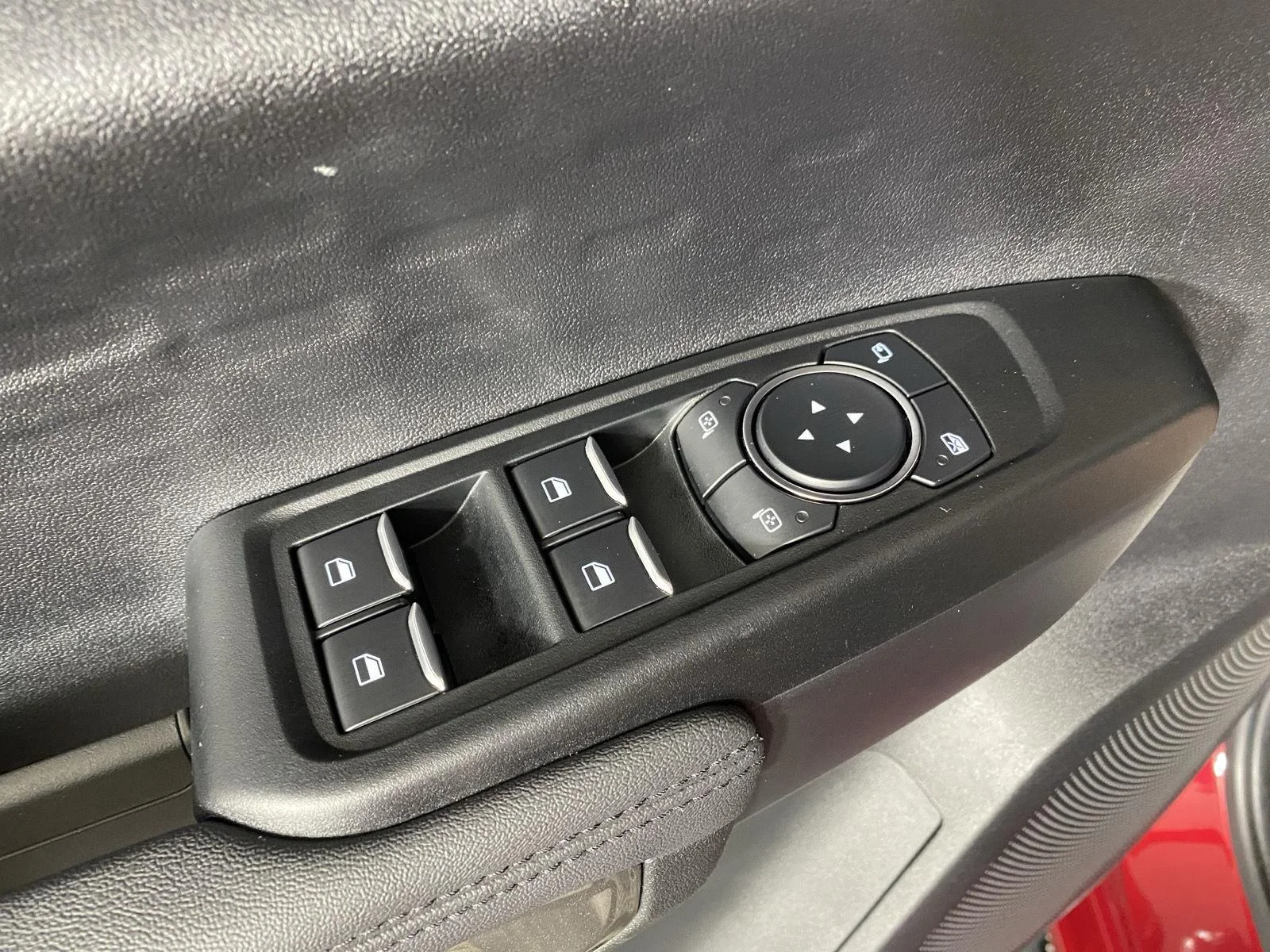 Used 2025 Ruby Red Metallic Tinted Clearcoat Ford XLT image 19