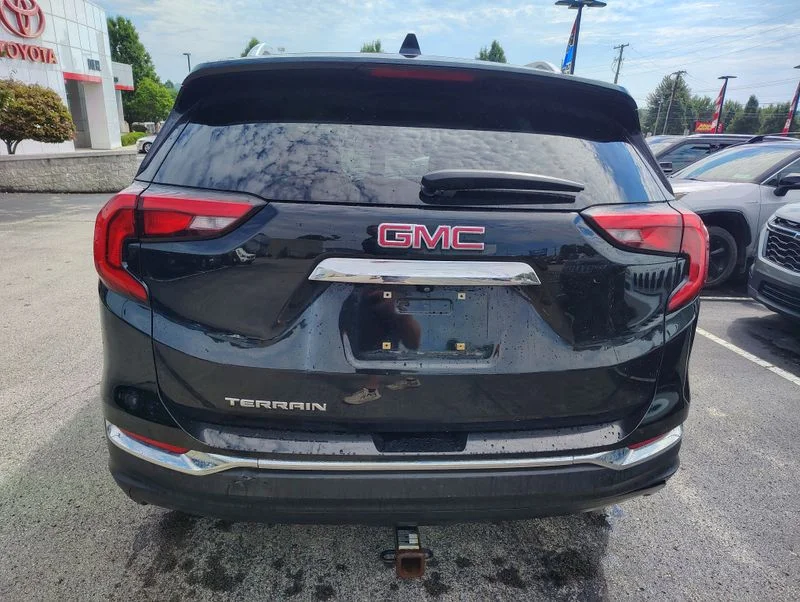 Used 2020 Black GMC SLT image 5