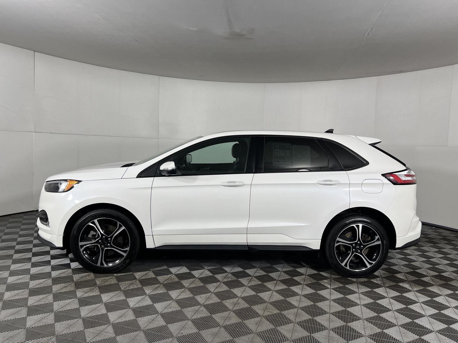 Used 2023 Star White Metallic Tri-Coat Ford ST image 17