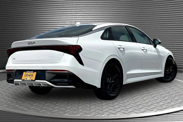 Certified Used 2025 White Kia LXS image 6