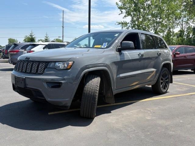 Used 2019 Sting-Gray Clearcoat Jeep Altitude image 3