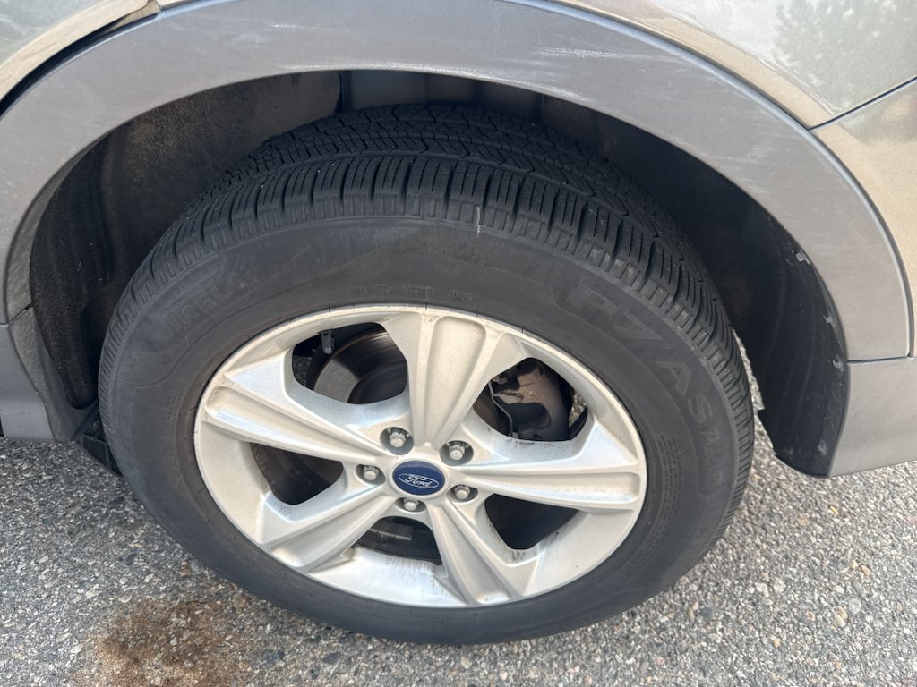 Used 2014 Gray Ford SE image 3