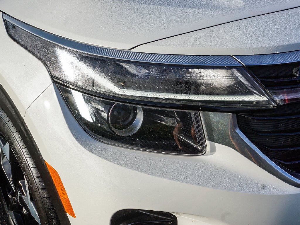 Used 2024 White Kia EX image 11
