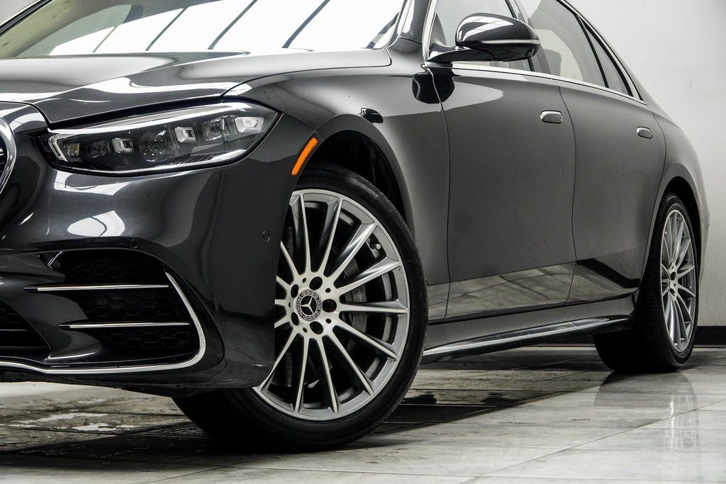 Used 2023 Gray Mercedes-Benz S 580 image 3
