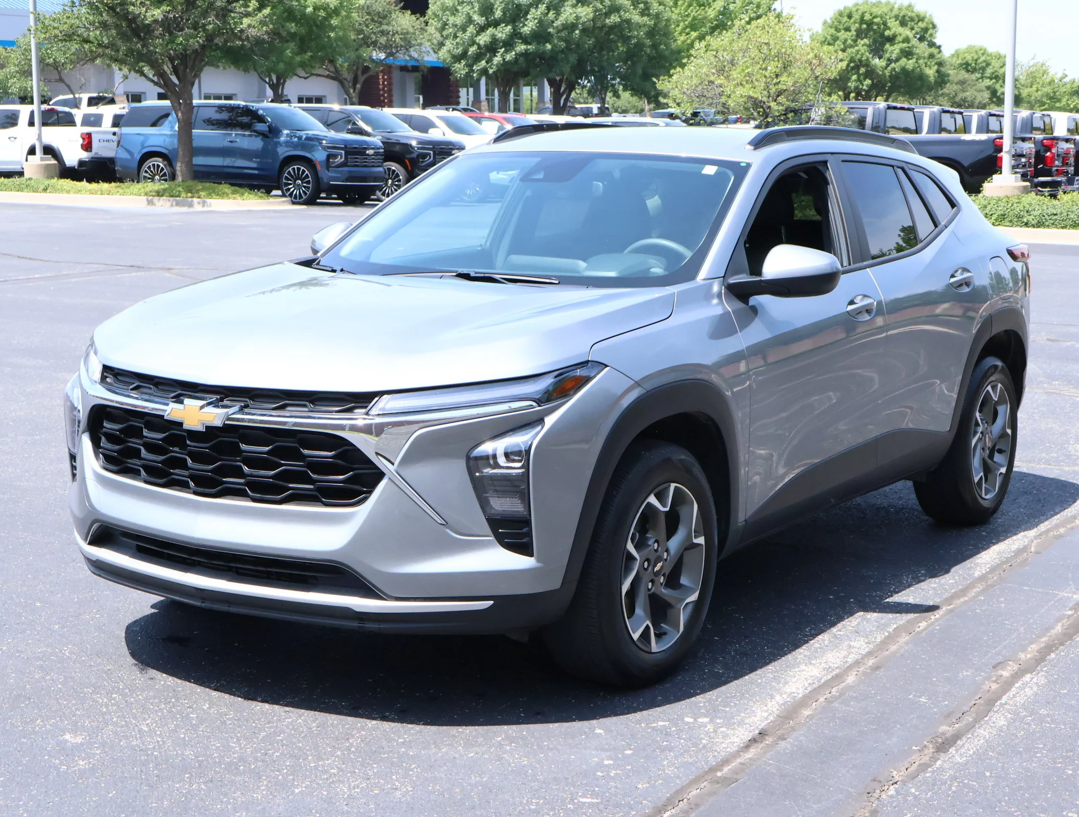 Used 2025 Sterling Gray Metallic Chevrolet LT image 24