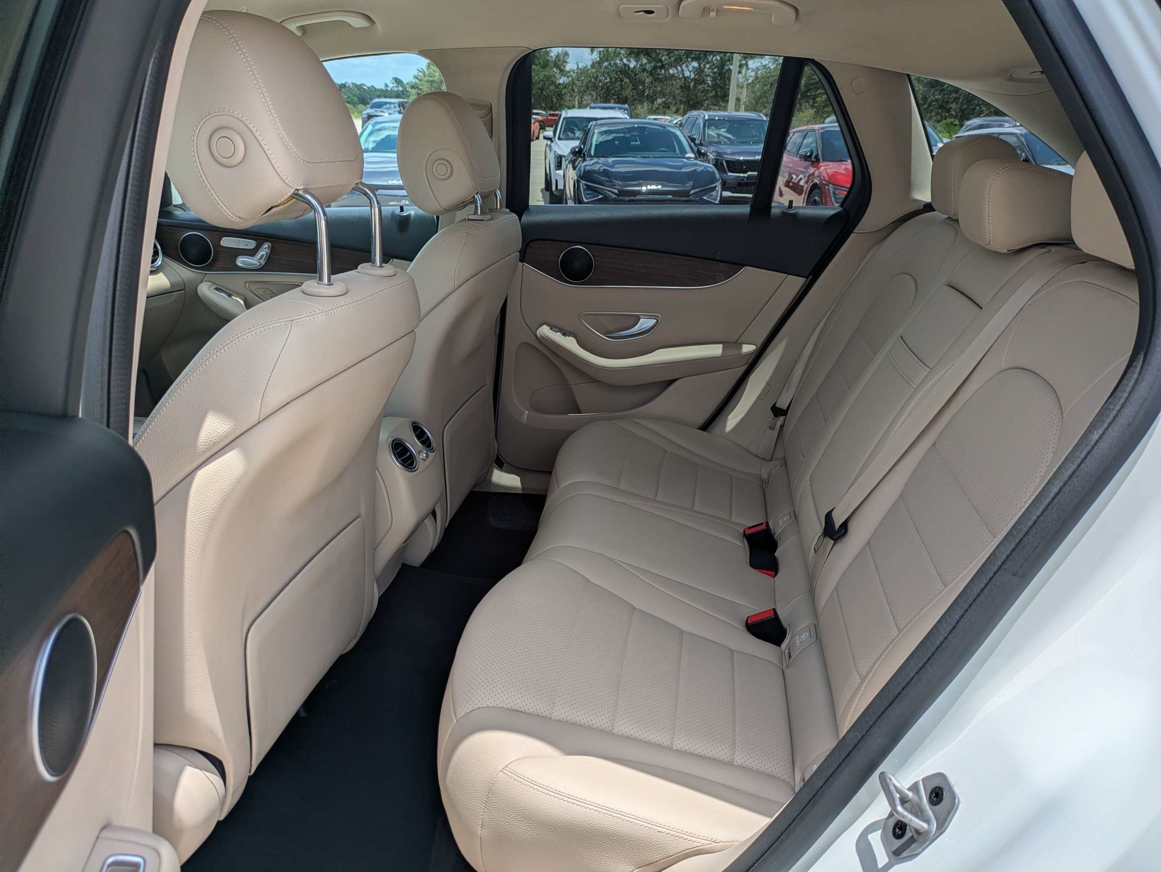 2022 Mercedes-Benz GLC GLC300 - Photo 16