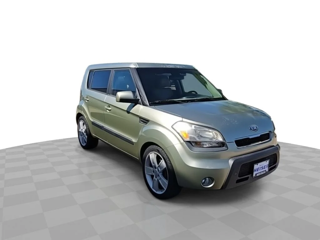 Used 2011 Kia Soul Base with VIN KNDJT2A28B7222061 for sale in West Bend, WI