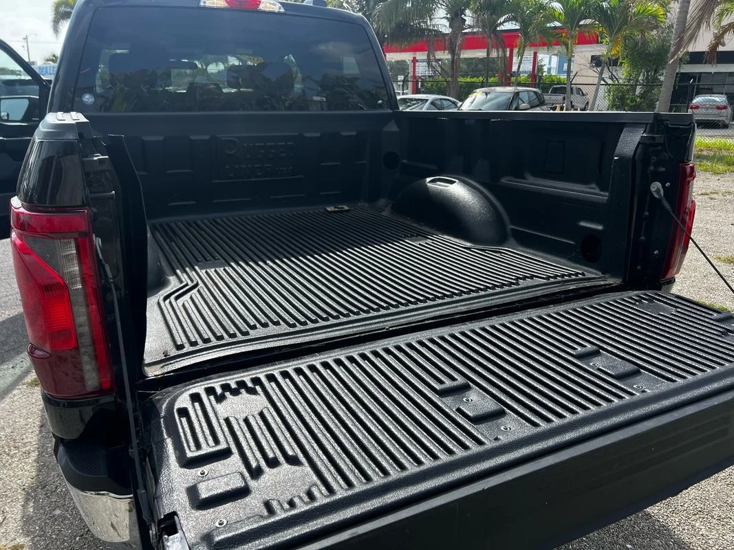 Used 2025  Ford XLT image 6