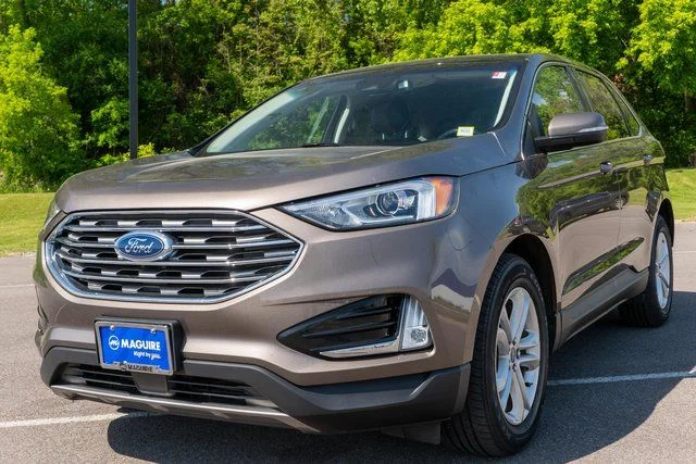 Used 2019 Gray Ford SEL image 2