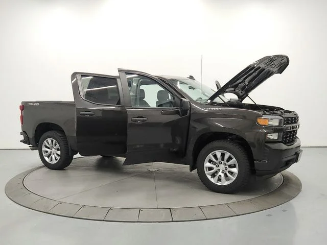 Used 2021 Brown Chevrolet Custom image 9