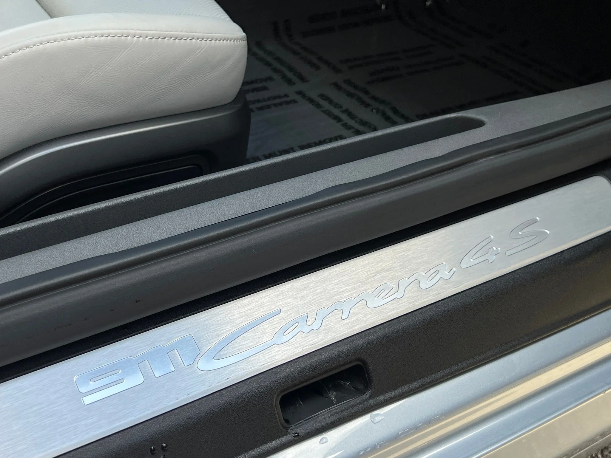 Used 2020 Silver Porsche Carrera 4S image 34