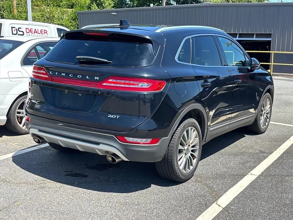 Used 2017 Black Lincoln Reserve image 10