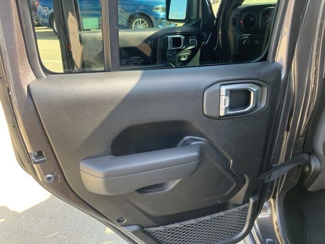 Certified Used 2025 Granite Crystal Metallic Clearcoat Jeep Rubicon image 21