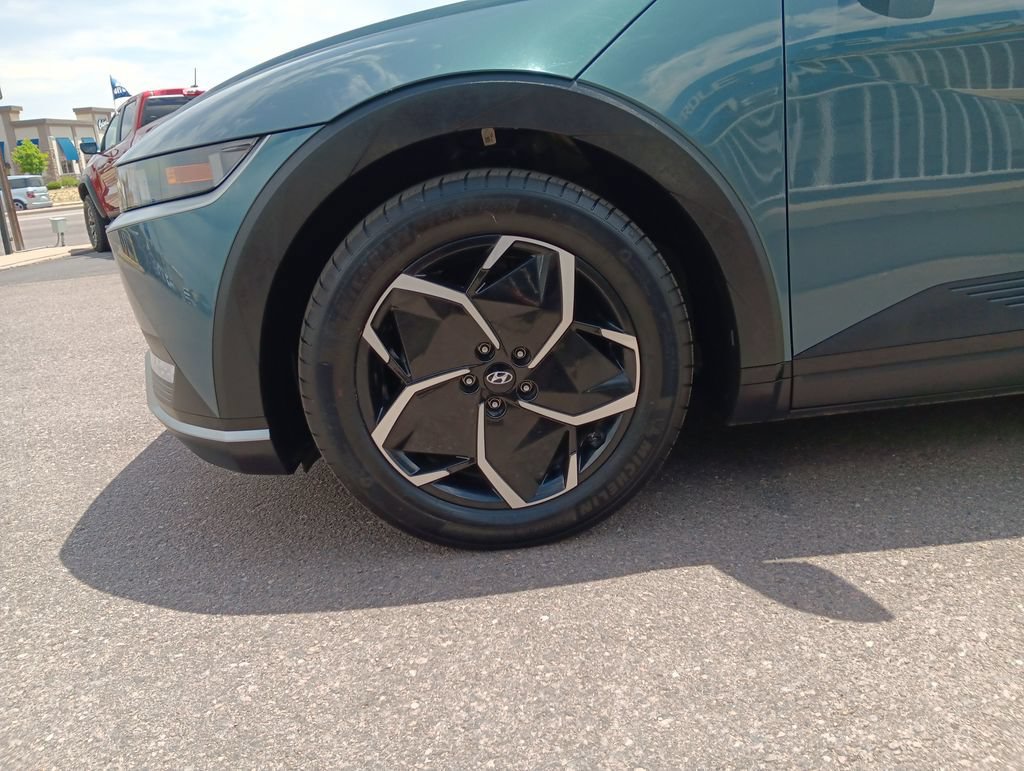 Used 2024 Digital Teal Hyundai SEL image 26