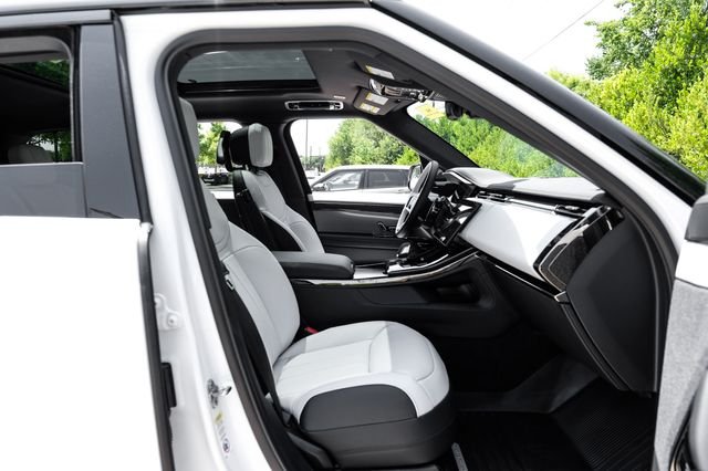 New 2026 White Land Rover Dynamic SE image 43