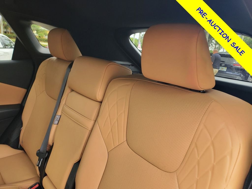 Used 2025 Green Lexus 350 image 13