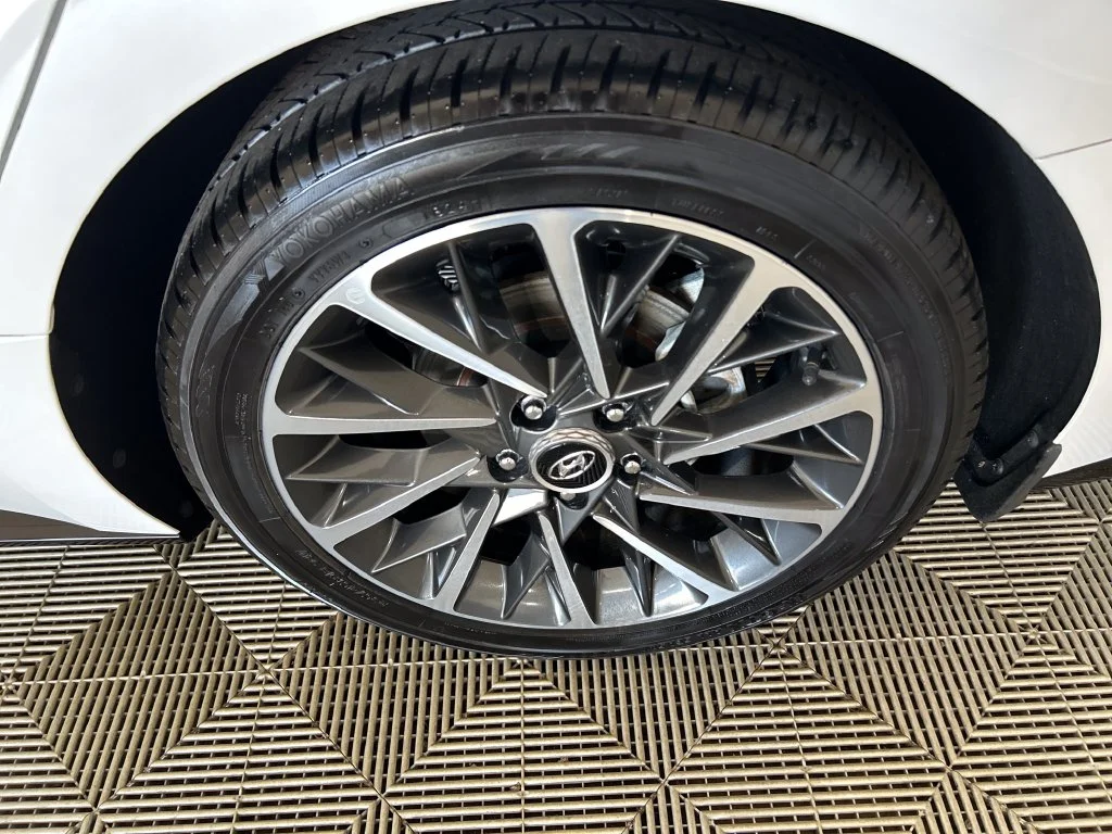 Used 2022 Gray Hyundai Limited image 10