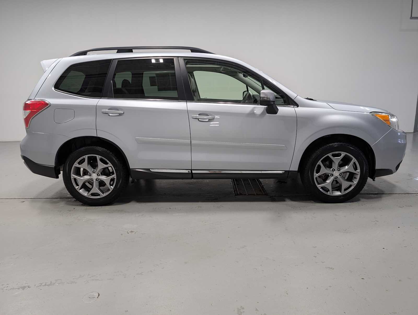 Used 2016 Ice Silver Metallic Subaru 2.5i Touring image 7