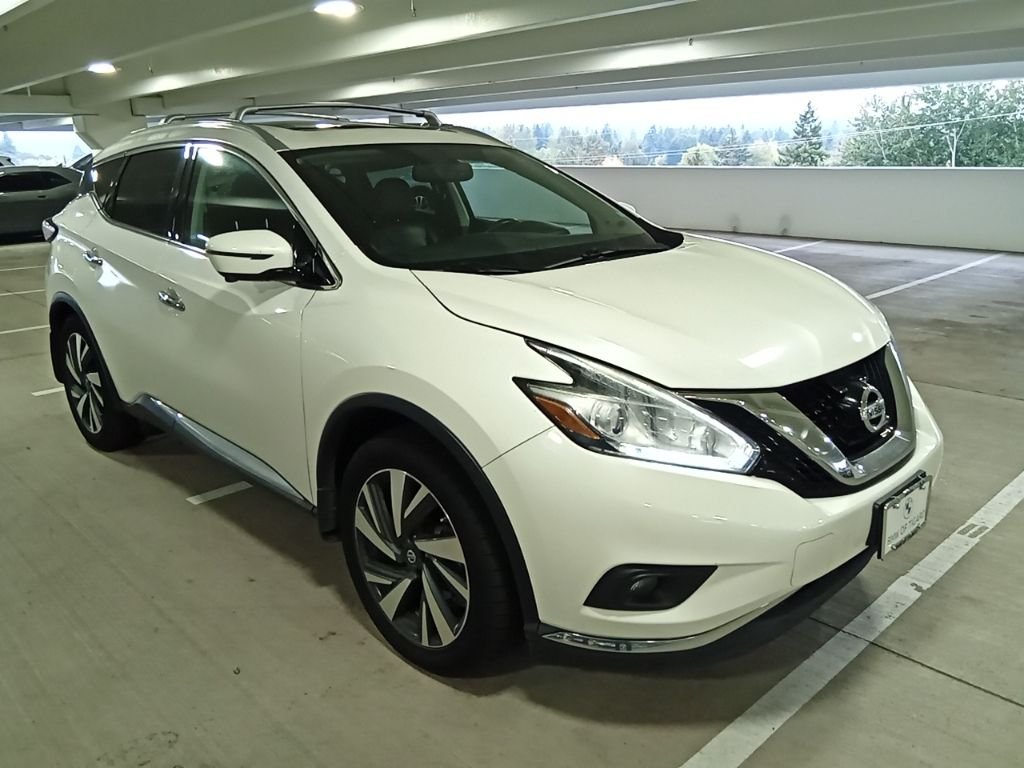 Used 2018 Pearl White Nissan Platinum image 3