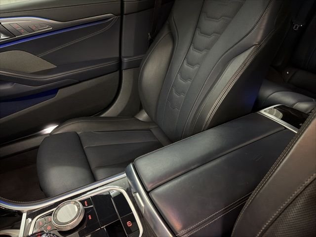 2023 BMW 8 Series M850i - Photo 37