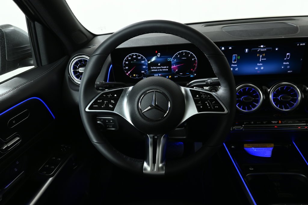 Used 2026 Mountain Grey Metallic Mercedes-Benz GLB 250 image 17