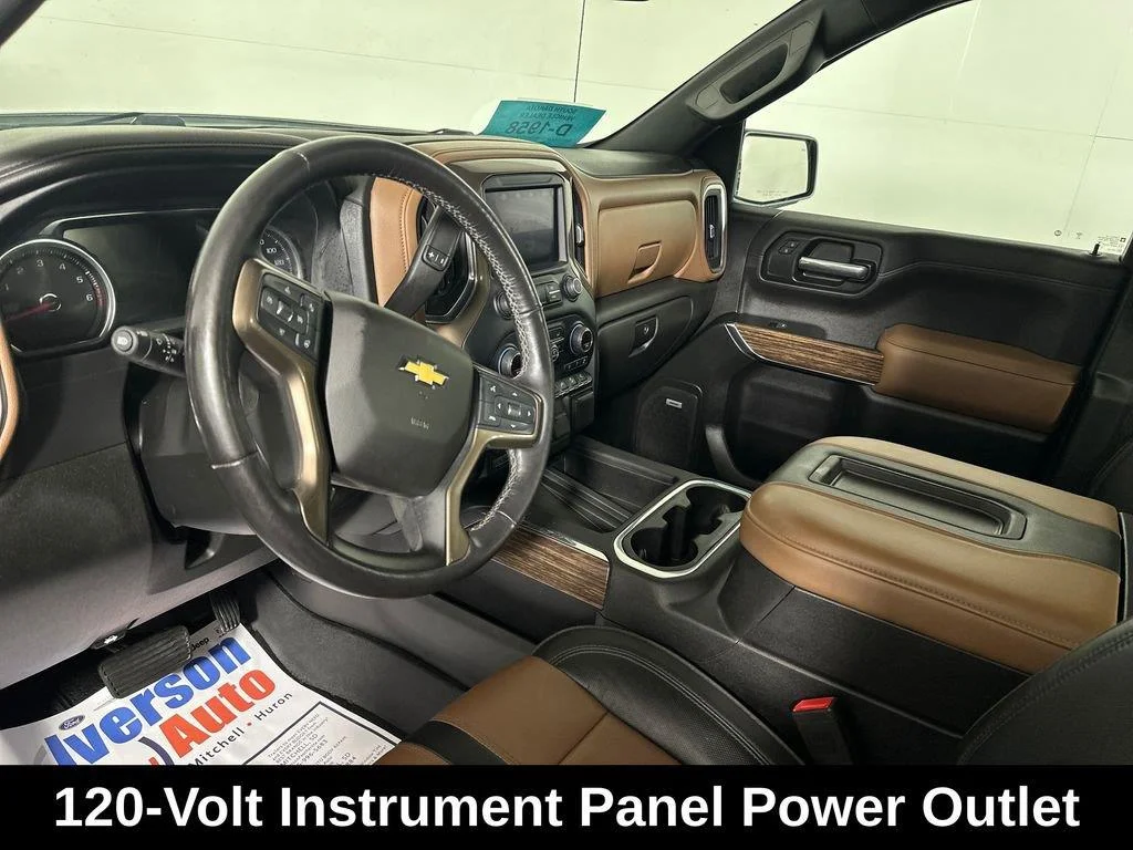 Used 2019 Iridescent Pearl Tricoat Chevrolet High Country image 22