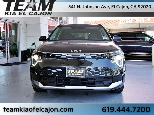 New 2026 Black Kia Wind image 4