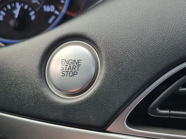 Used 2021 Gray Hyundai SEL image 17