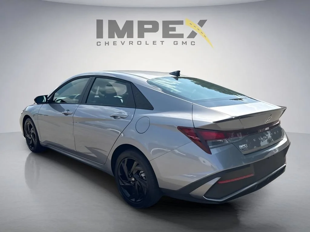 Used 2026 Silver Hyundai SEL Sport image 3